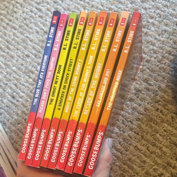 Goosebumps Book Collection - Picture 3 of 3